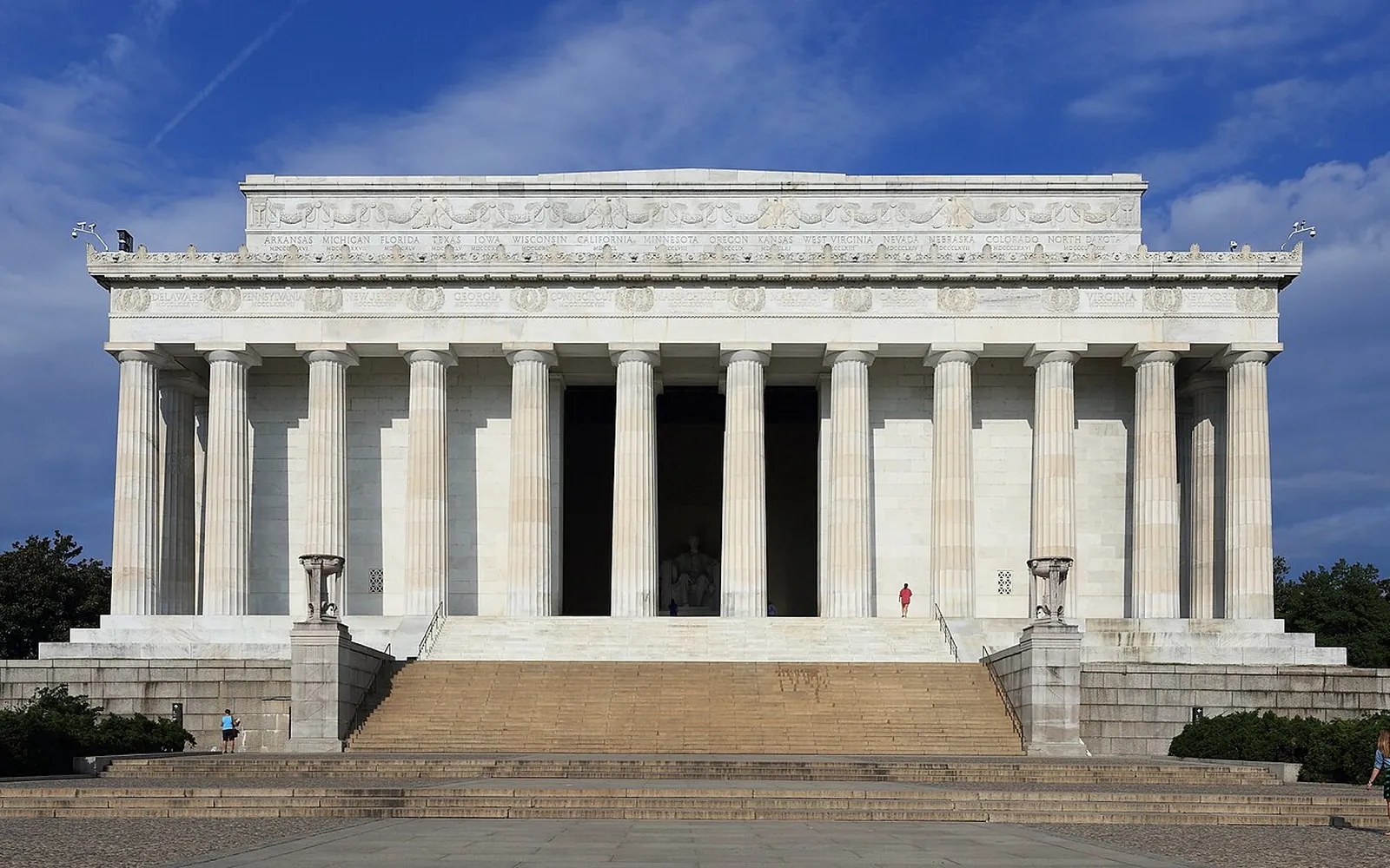 Washington DC landmark at dusk